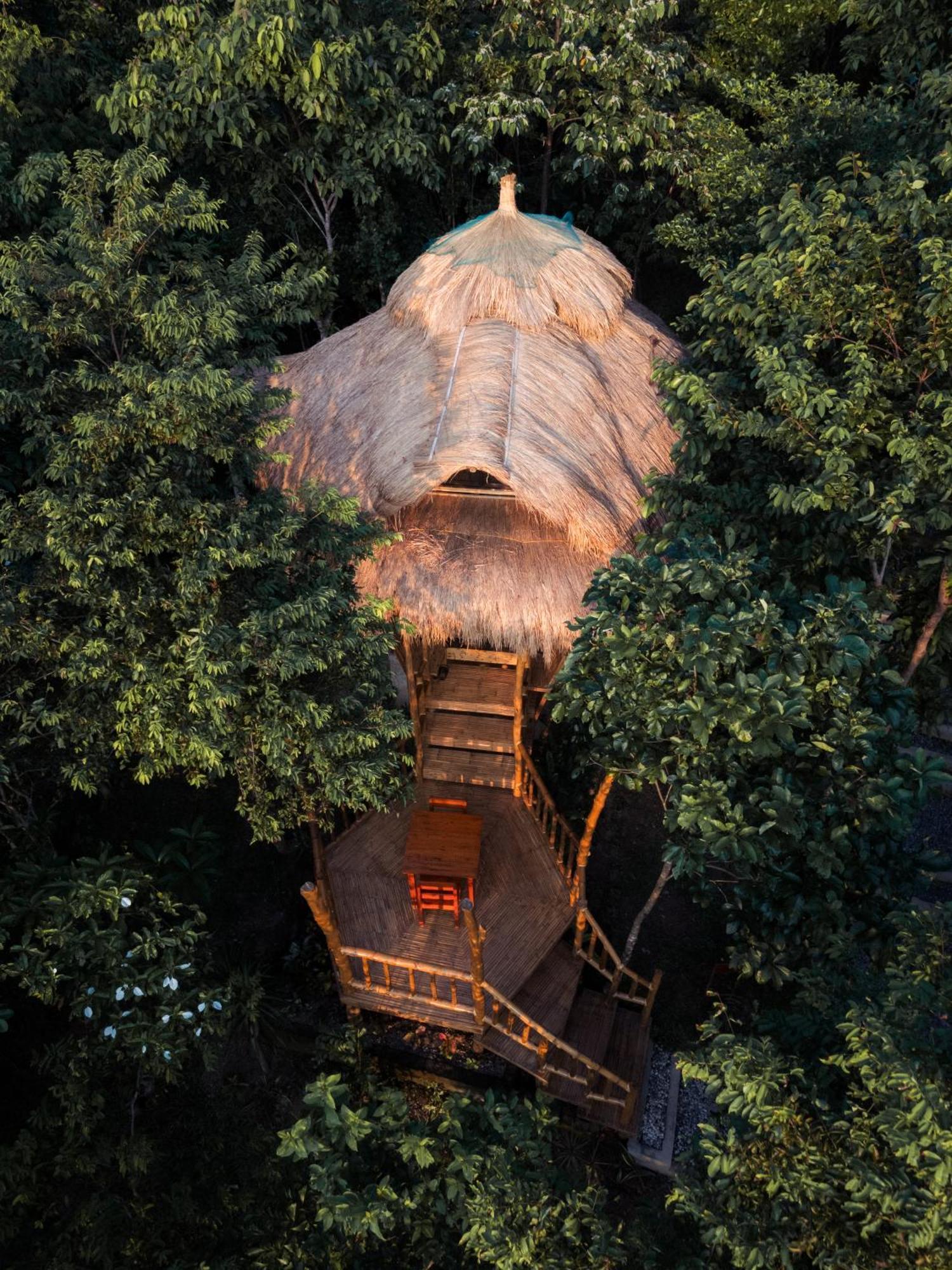 Inigtan Lio Bamboo Cottages El Nido Exterior photo